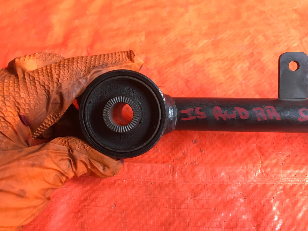 OEM 2014 2015 2016 2017 LEXUS IS350 PASSENGER RIGHT REAR CONTROL ARM   SHORT 2