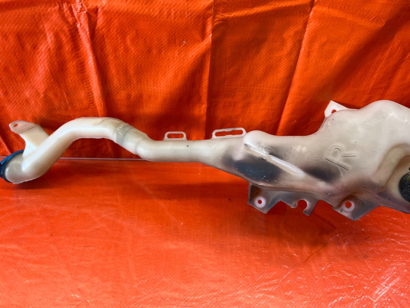 06 11 HONDA CIVIC 4 DOOR SEDAN   WINDSHIELD WIPER FLUID RESERVOIR TANK OEM #1355