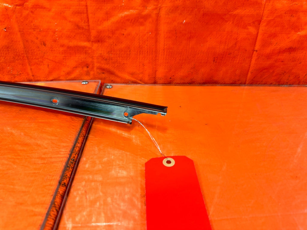 10 16 HYUNDAI GENESIS COUPE   DRIVER LEFT GLASS WINDOW DRIP MOLDING OEM #30212