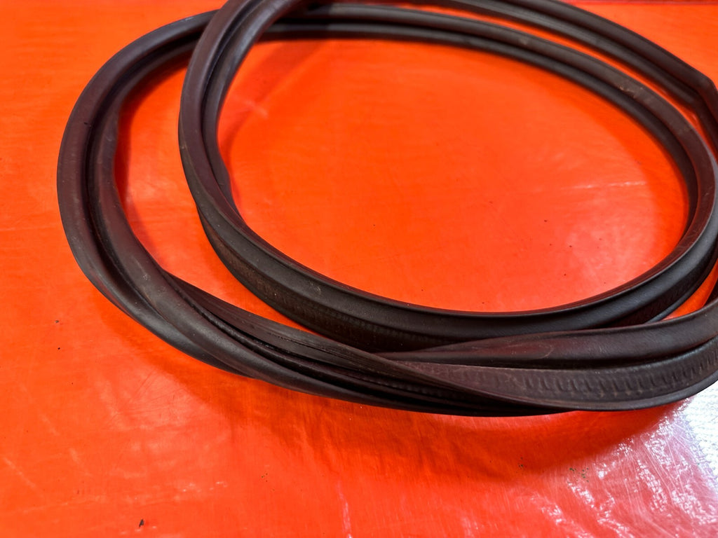 13 16 SCION FRS   RIGHT DOOR TO CHASSIS WEATHER STRIP OPENING   OEM #2934