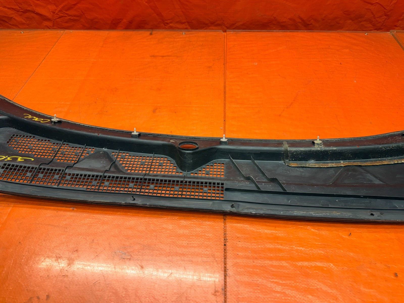 97 01 HONDA PRELUDE 2.2L FRONT WINDSHIELD WIPER COWL VENT COVER PLASTIC OEM #33614