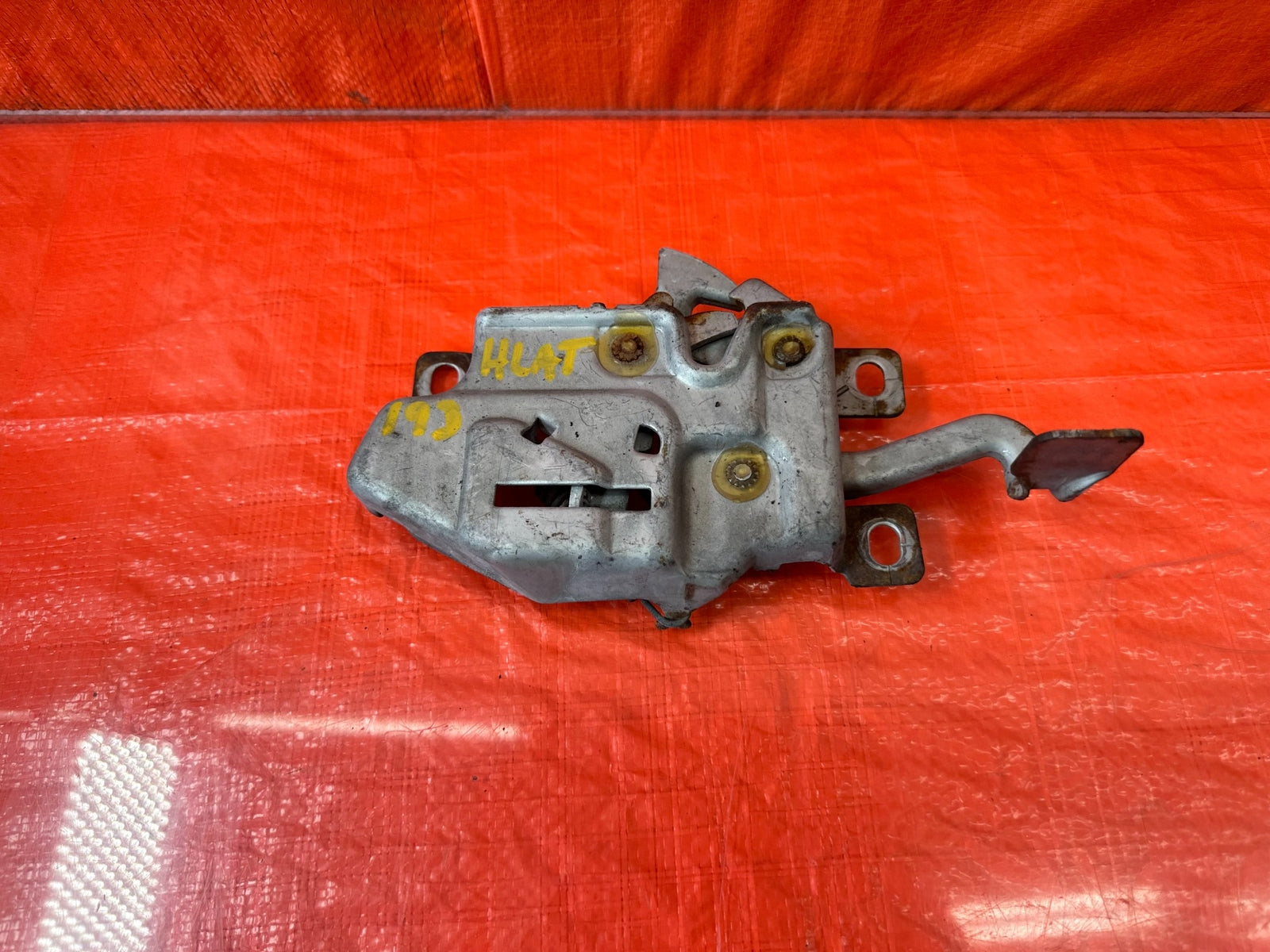 95 98 HONDA ODYSSEY   HOOD LATCH LOCKING MECHANISM LOCK   OEM FACTORY #1930