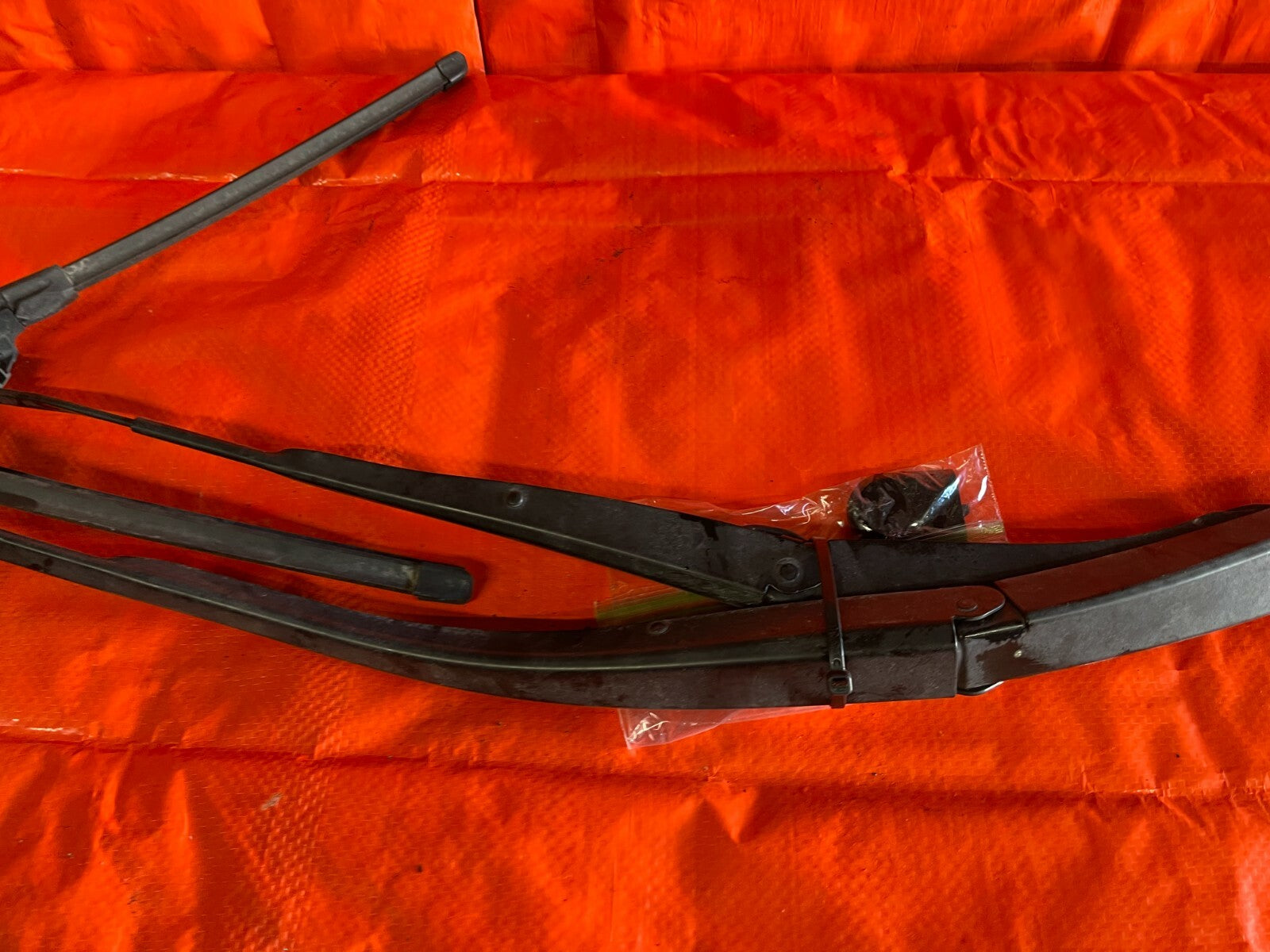 09 14 ACURA TSX   WINDSHIELD WIPER ARM SET   LEFT AND RIGHT WITH BLADES   OEM OE5