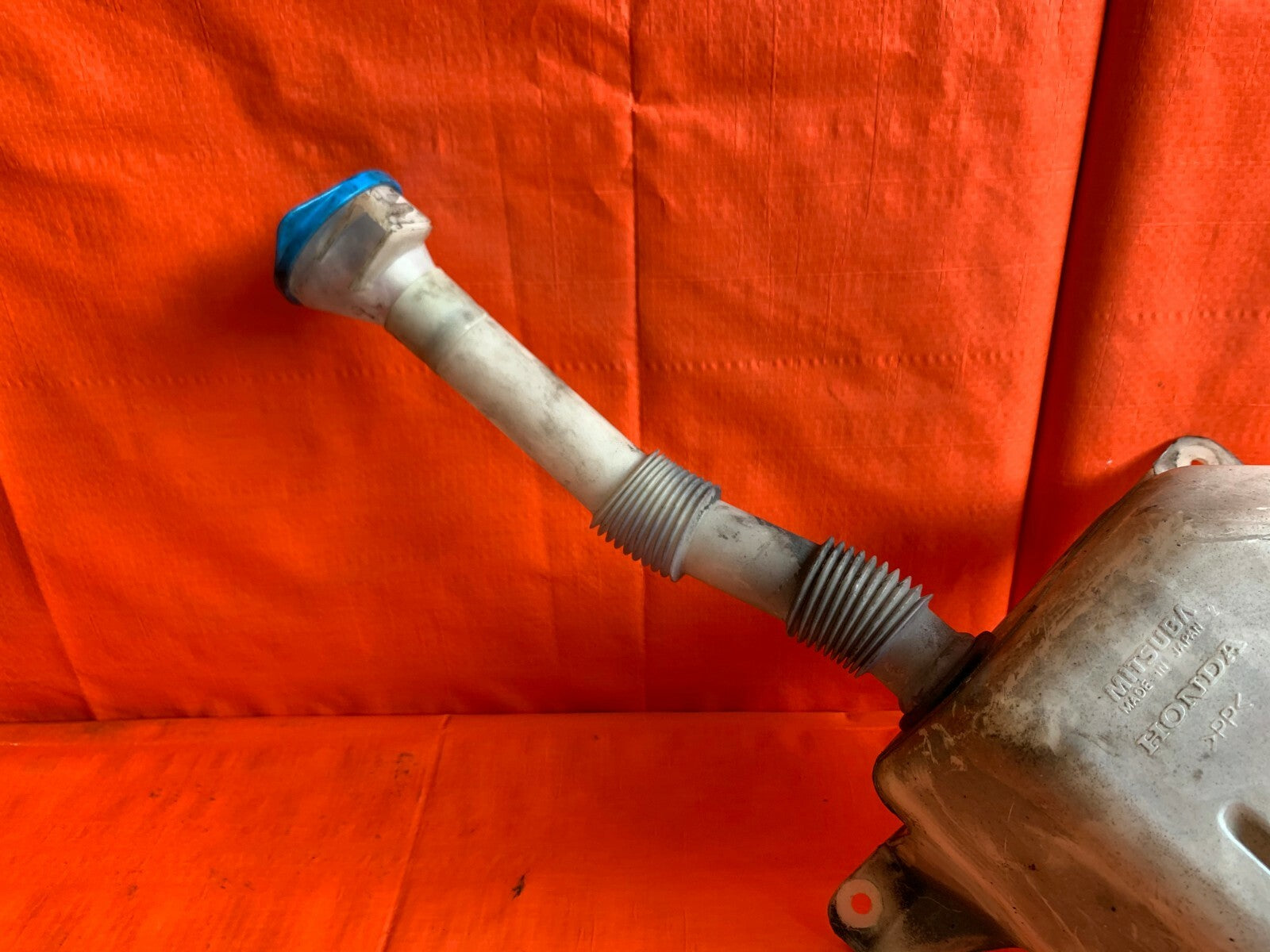 OEM 2005 05 ACURA TSX   WINDSHIELD WIPER FLUID RESERVOIR W/ MOTOR & FILLER NECK4