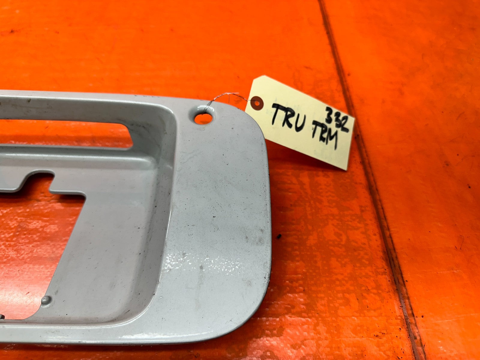 92 96 HONDA PRELUDE REAR LICENSE PLATE GARNISH CENTER TRIM OEM #3324