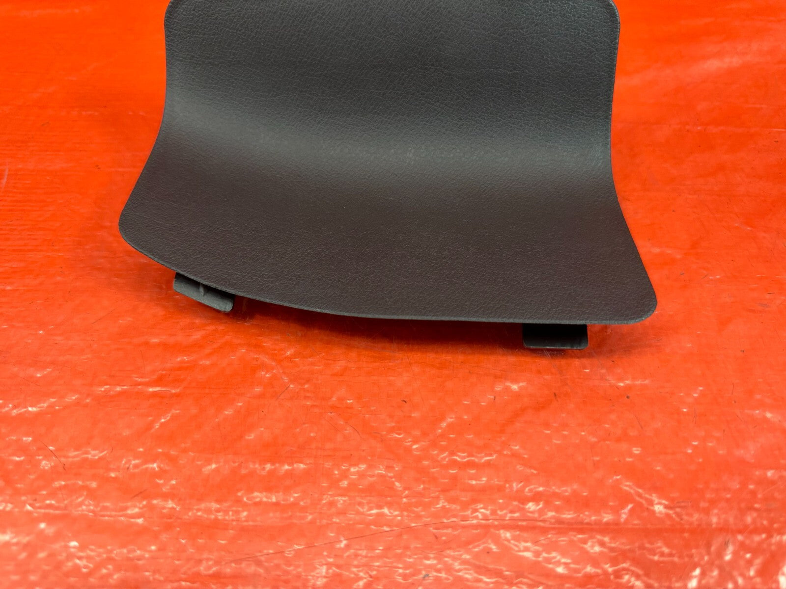 02 05 HONDA CIVIC SI EP3 HATCHBACK   TAIL LIGHT TRIM PLASTIC COVER LEFT OEM #1865