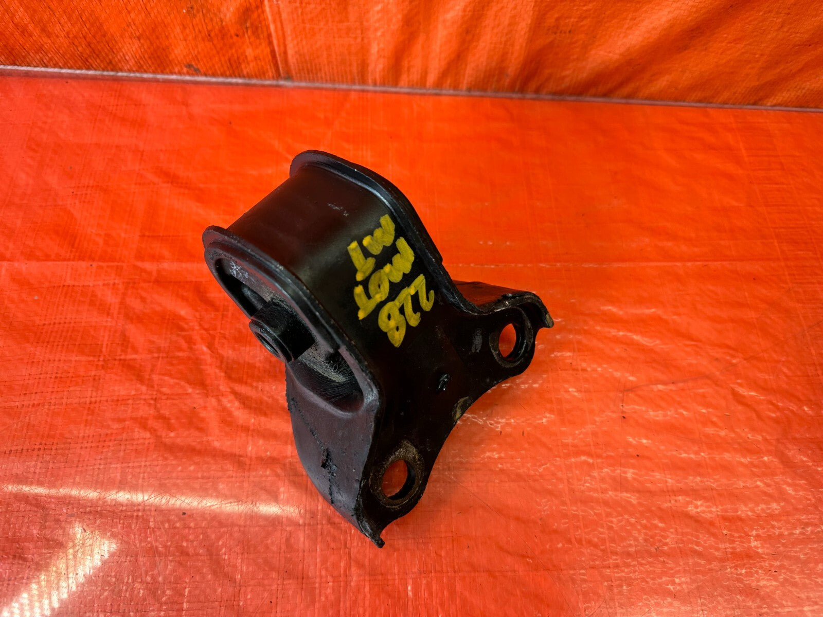 94 01 ACURA INTEGRA   PASSENGER RIGHT AUTOMATIC TRANSMISSION MOUNT OEM #2283