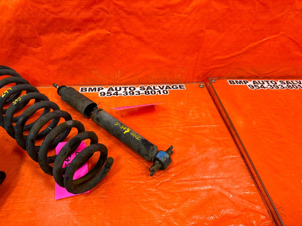 96 00 TOYOTA TACOMA   2.4L   MANUAL ONLY   LEFT FRONT SPINDLE W/ CONTROL ARMS4