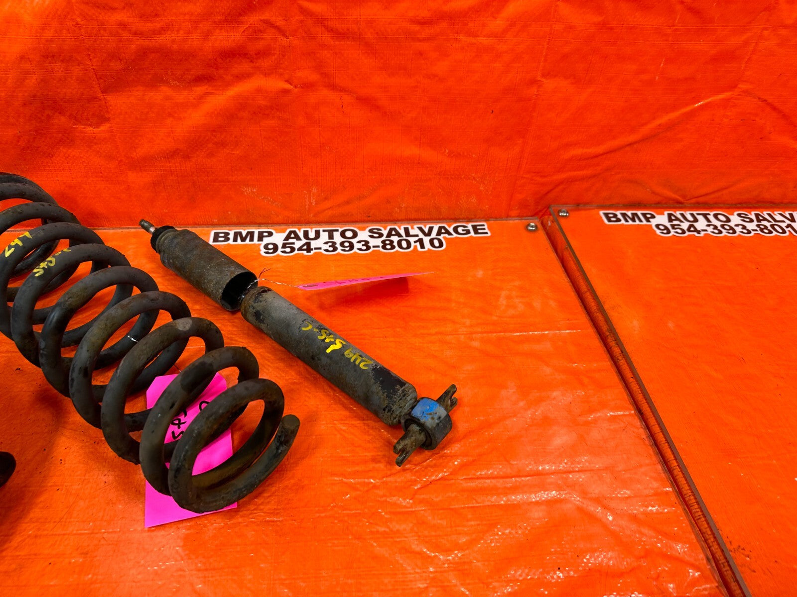 96 00 TOYOTA TACOMA   2.4L   MANUAL ONLY   LEFT FRONT SPINDLE W/ CONTROL ARMS4