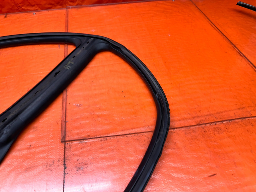 94-01 ACURA INTEGRA 4D SEDAN LEFT DRIVER FRONT REAR DOOR WEATHERSTRIP #3408