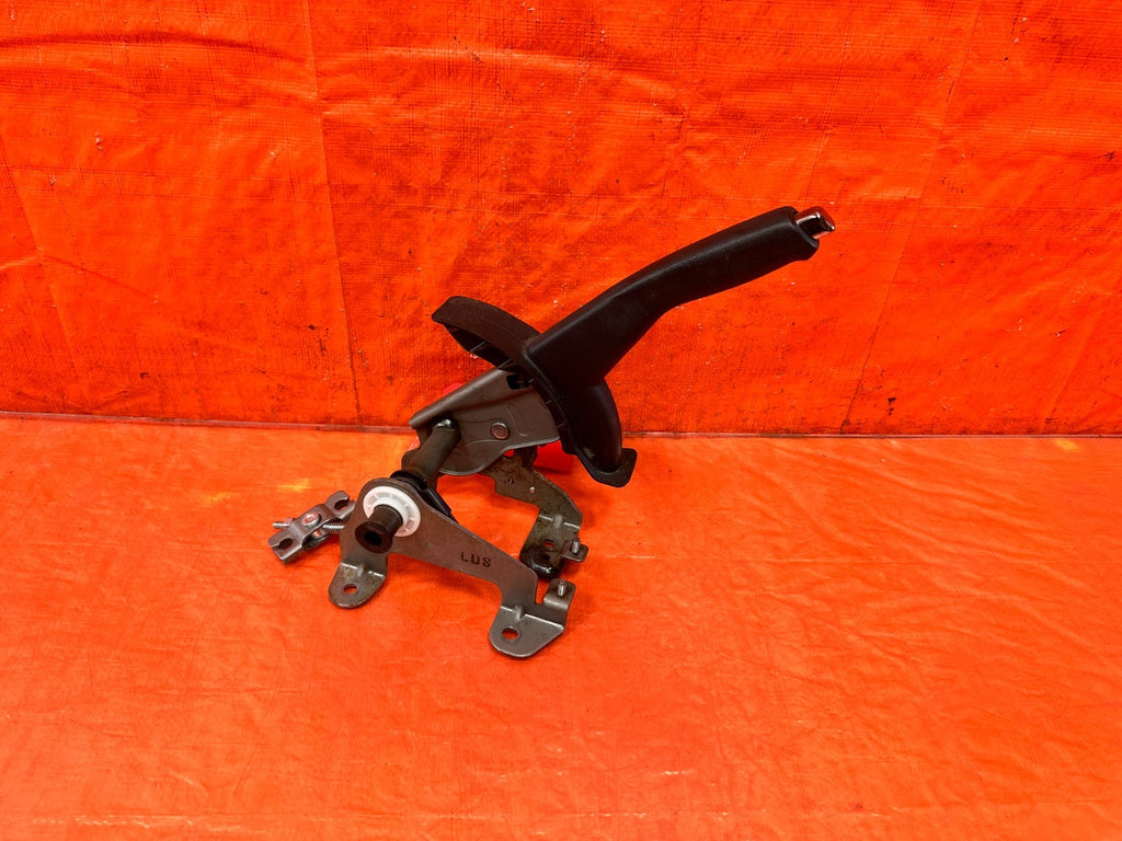 13 16 HYUNDAI GENESIS COUPE   LEATHER EMERGENCY PARKING BRAKE HANDLE OEM GENE1