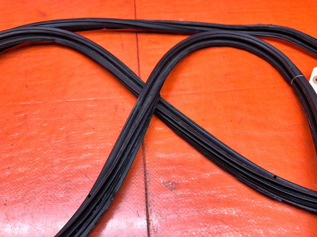 94-01 ACURA INTEGRA 2D COUPE REAR TRUNK HATCH WEATHERSTRIP RUBBER SEAL OEM #3498