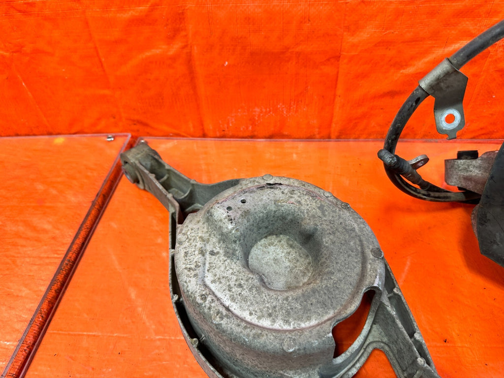 03 07 INFINITI G35 COUPE   LEFT REAR SPINDLE KNUCKLE HUB W/ ALL CONTROL ARMS 2988