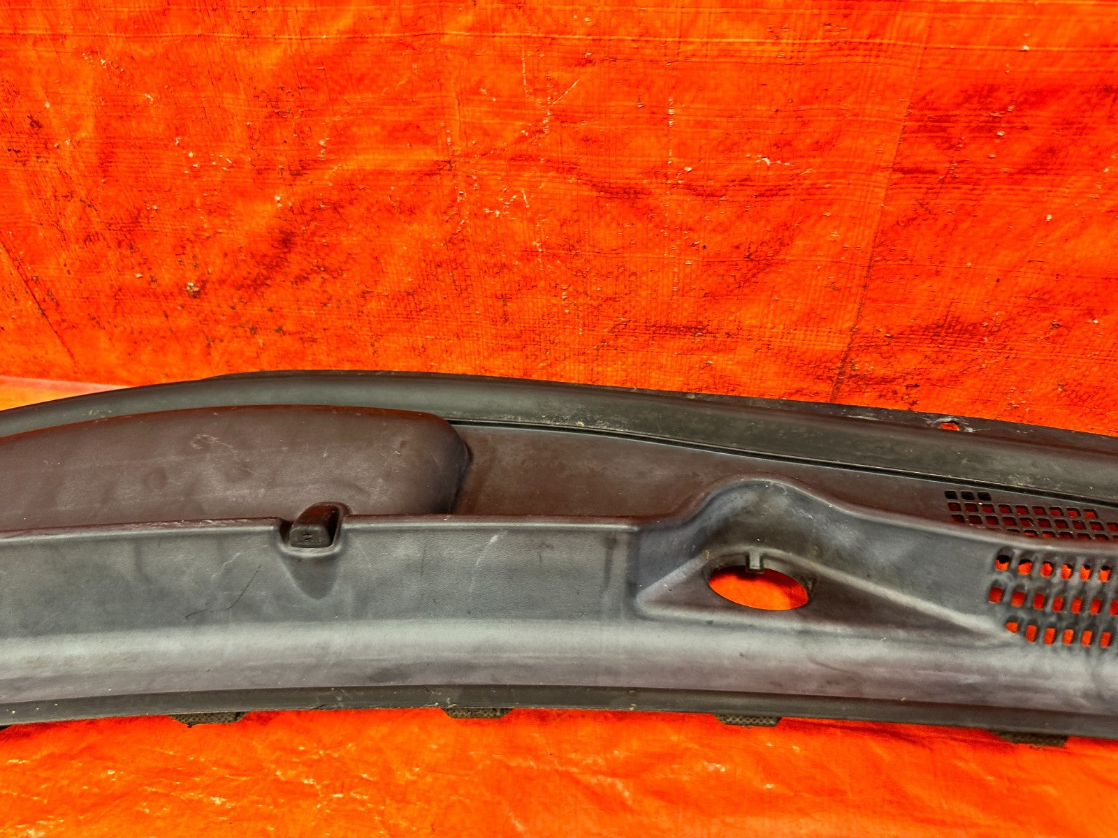 13 16 HYUNDAI GENESIS 2D COUPE   WINDSHIELD WIPER COWL   86150 2M000   OEM #32514