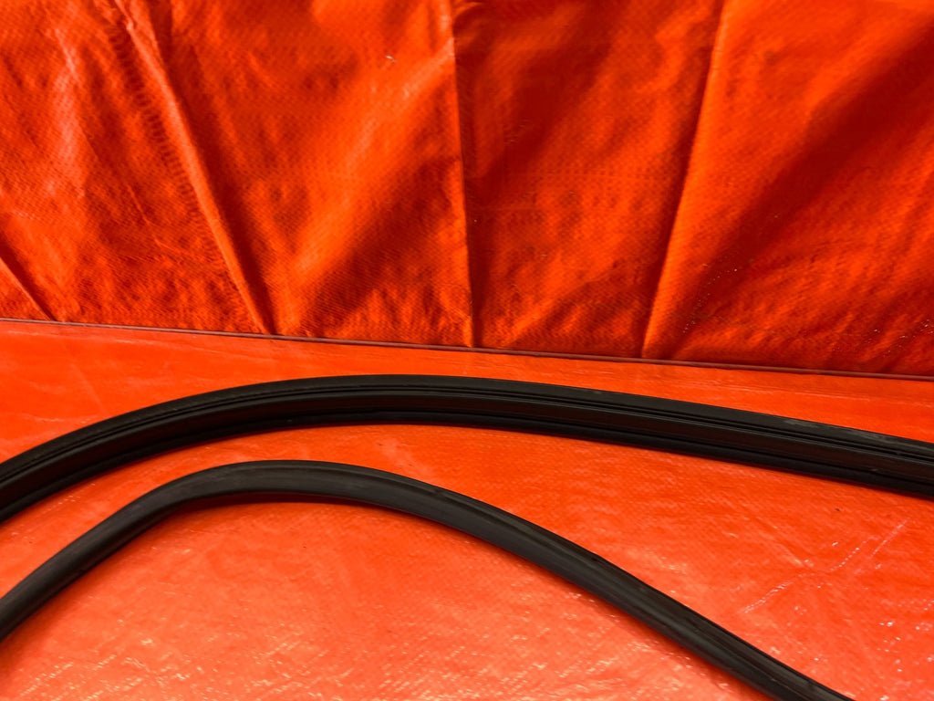 06 11 CIVIC 4D SEDAN   PASSENGER RIGHT REAR WEATHER STRIP SEAL GASKET OEM #2207