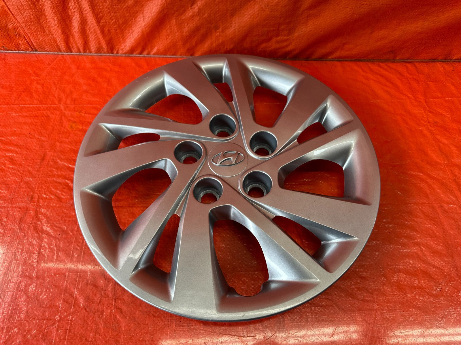 17 20 HYUNDAI ELANTRA NEW PLASTIC FACTORY HUB CAP WHEEL COVER TRIM 52960 F200017