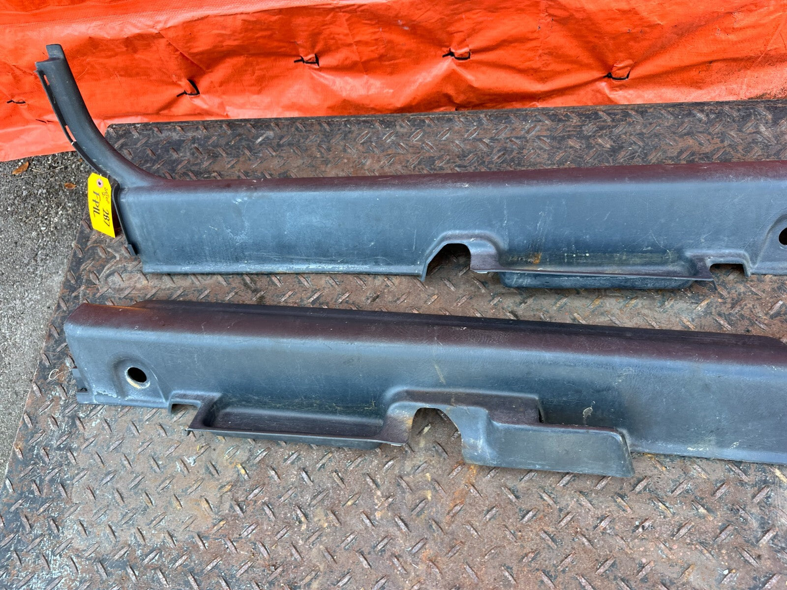 96 00 HONDA CIVIC   HATCHBACK   LEFT AND RIGHT FLOOR PILLARS SCUFF PLATE SET 2877