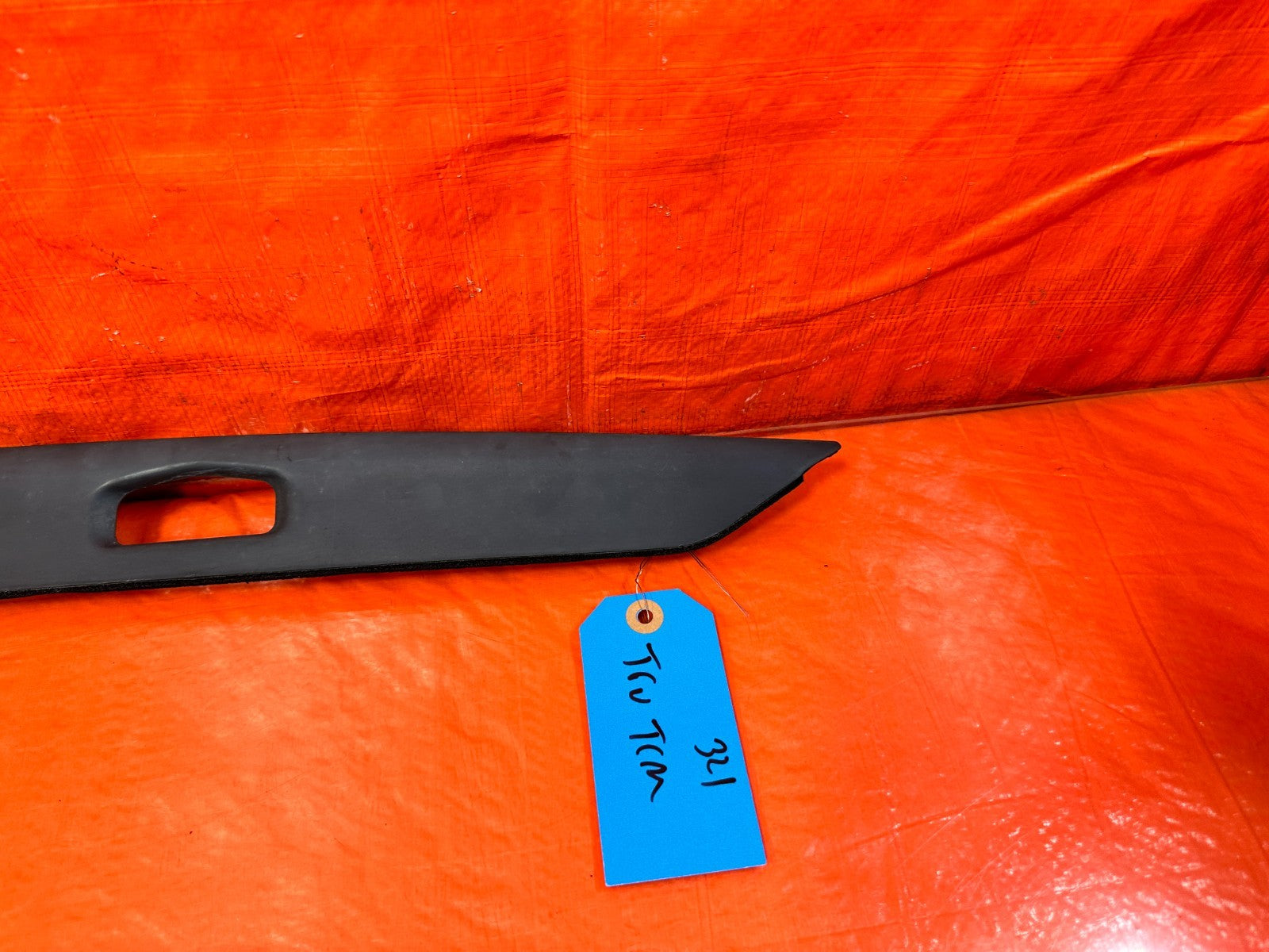 09 14 ACURA TSX   REAR TRUNK LICENSE PLATE LIGHT LAMP TRIM PLASTIC   OEM #3212
