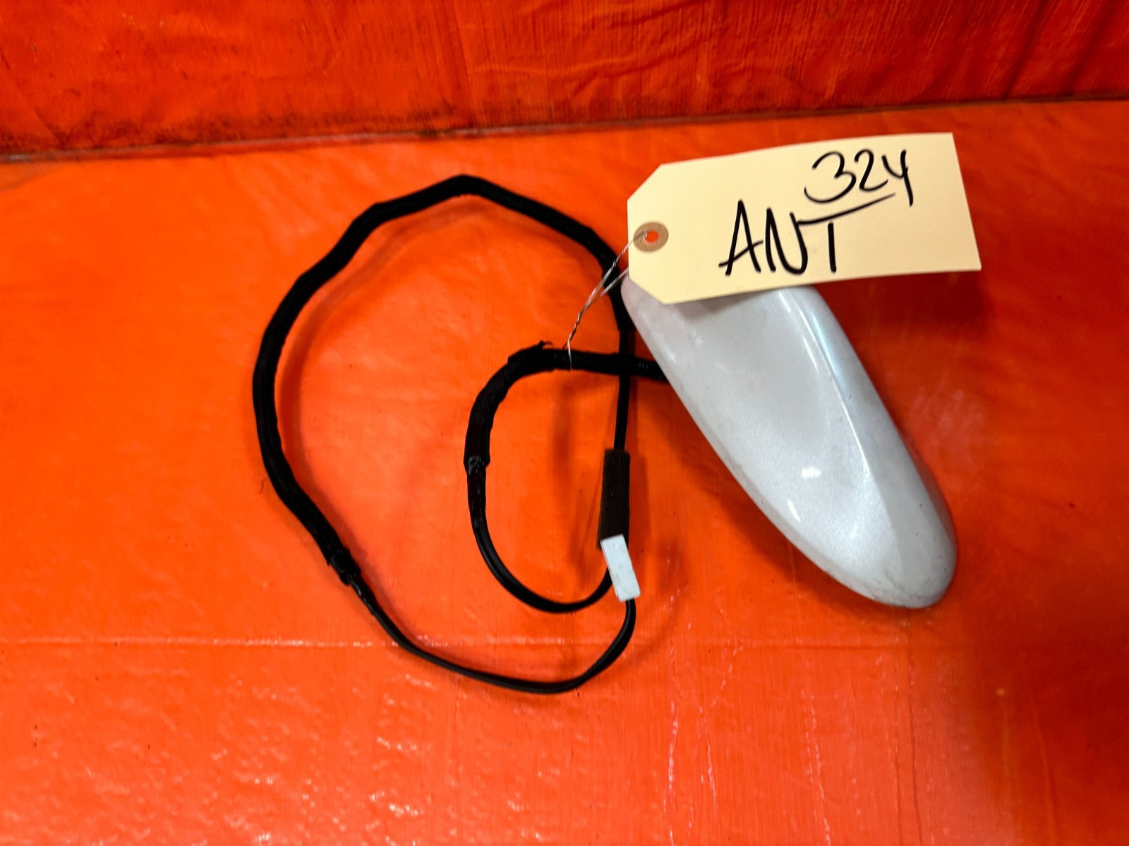 18 22 HONDA ACCORD   ROOF MOUNTED SHARK FIN ANTENNA WITH WIRE HARNESS OEM #32410