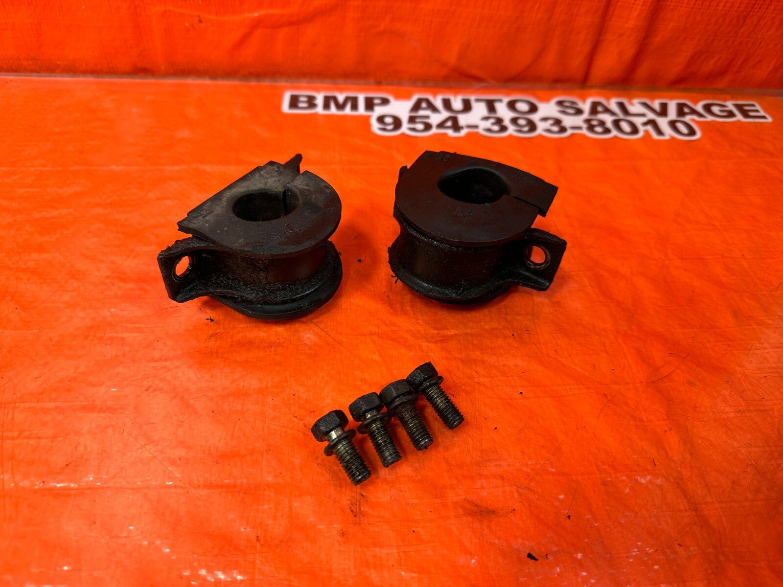 88 01 HONDA PRELUDE   FRONT SWAY BAR MOUNTING BRACKET & BUSHING SET   OEM #25210