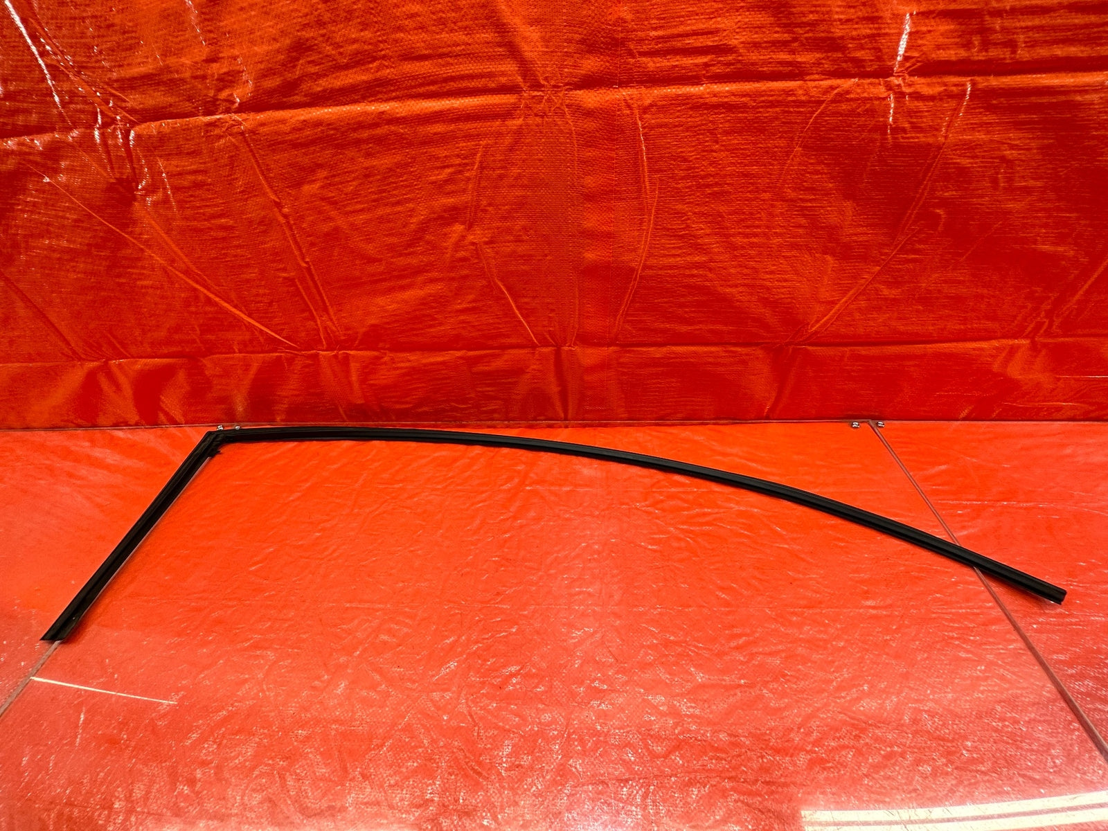 02 06 ACURA RSX   PASSENGER RIGHT FRONT DOOR GLASS SUB SEAL   OEM #2400