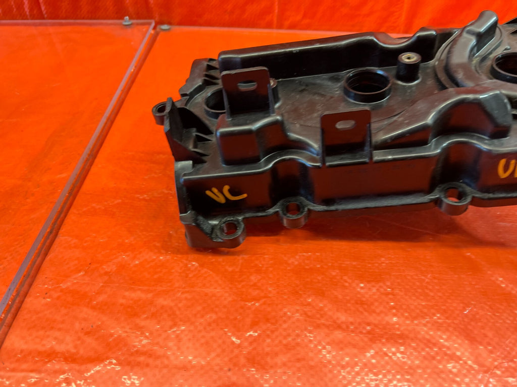 16 19 INFINITI Q50 17 18 Q60 3.0L   VR30DDTT   VALVE COVER   PASSENGER RIGHT OEM8