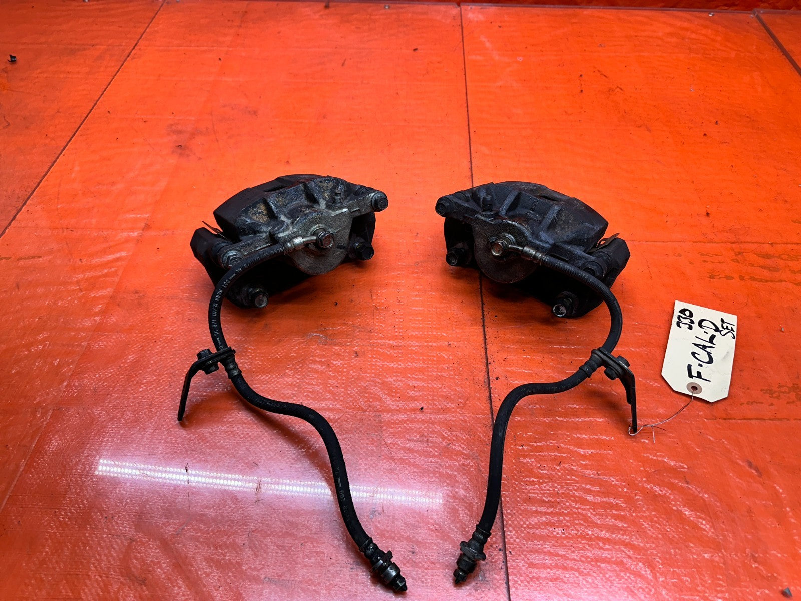 04 08 ACURA TSX   LEFT AND RIGHT FRONT BRAKE CALIPERS   OEM FACTORY OE #33011