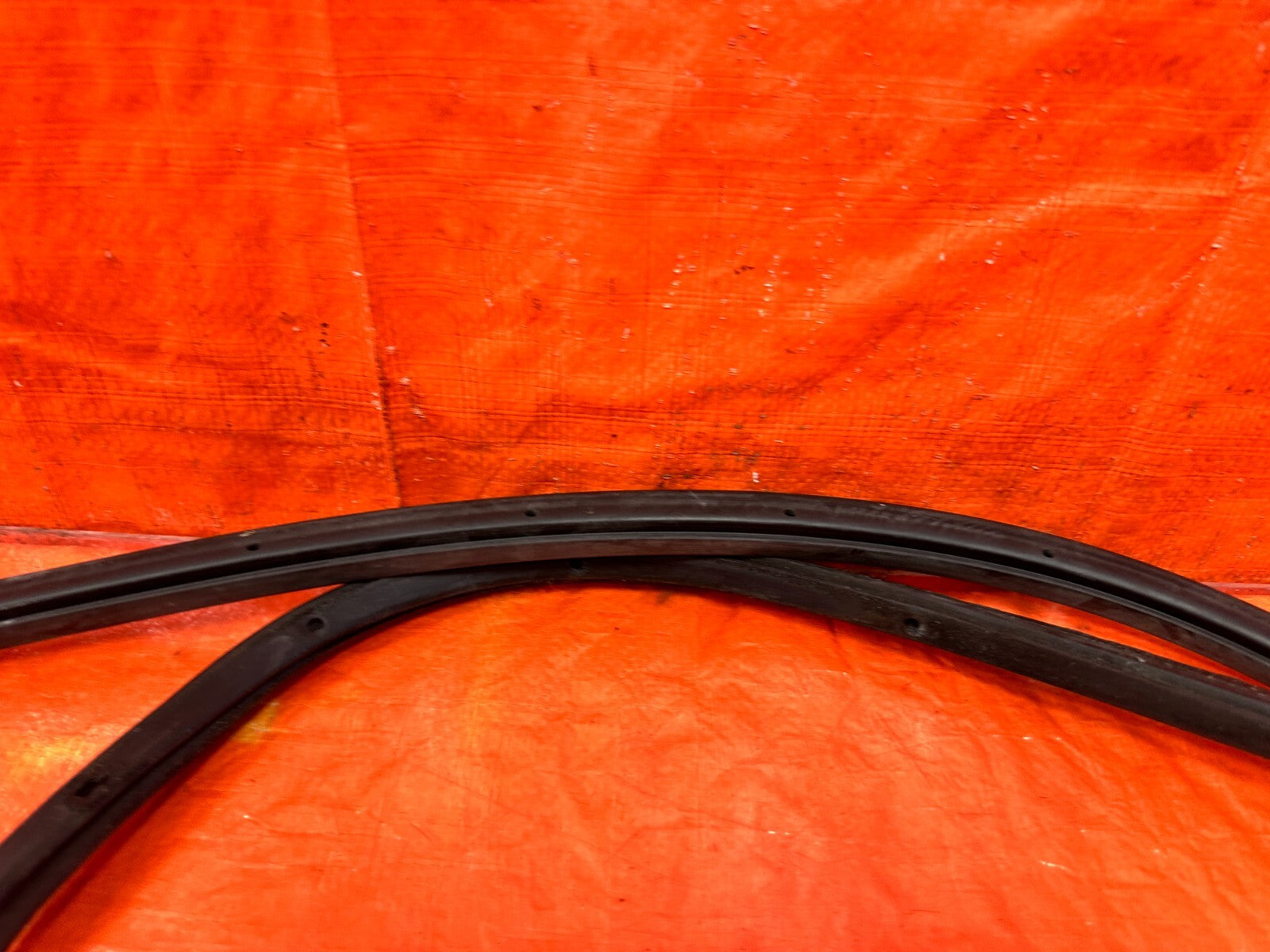 96 00 HONDA CIVIC SEDAN   DRIVER LEFT REAR   WEATHER STRIP SEAL GASKET OEM #2978