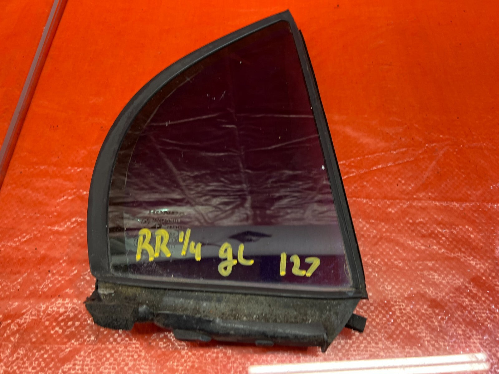 96 00 HONDA CIVIC   SEDAN   PASSENGER RIGHT REAR   DOOR VENT GLASS   OEM #1275