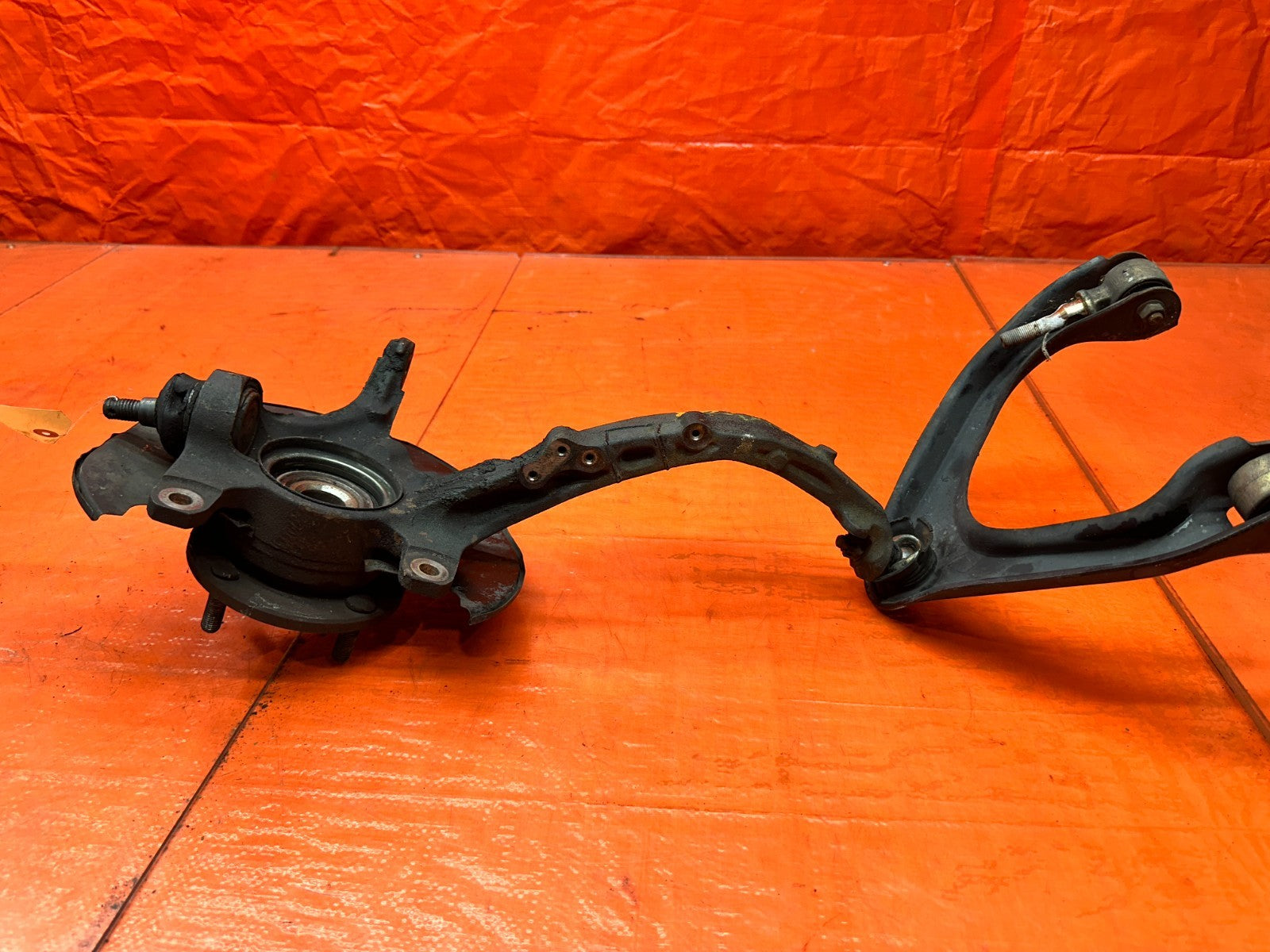 92 96 HONDA PRELUDE DRIVER LEFT FRONT SPINDLE KNUCKLE HUB OEM #33210