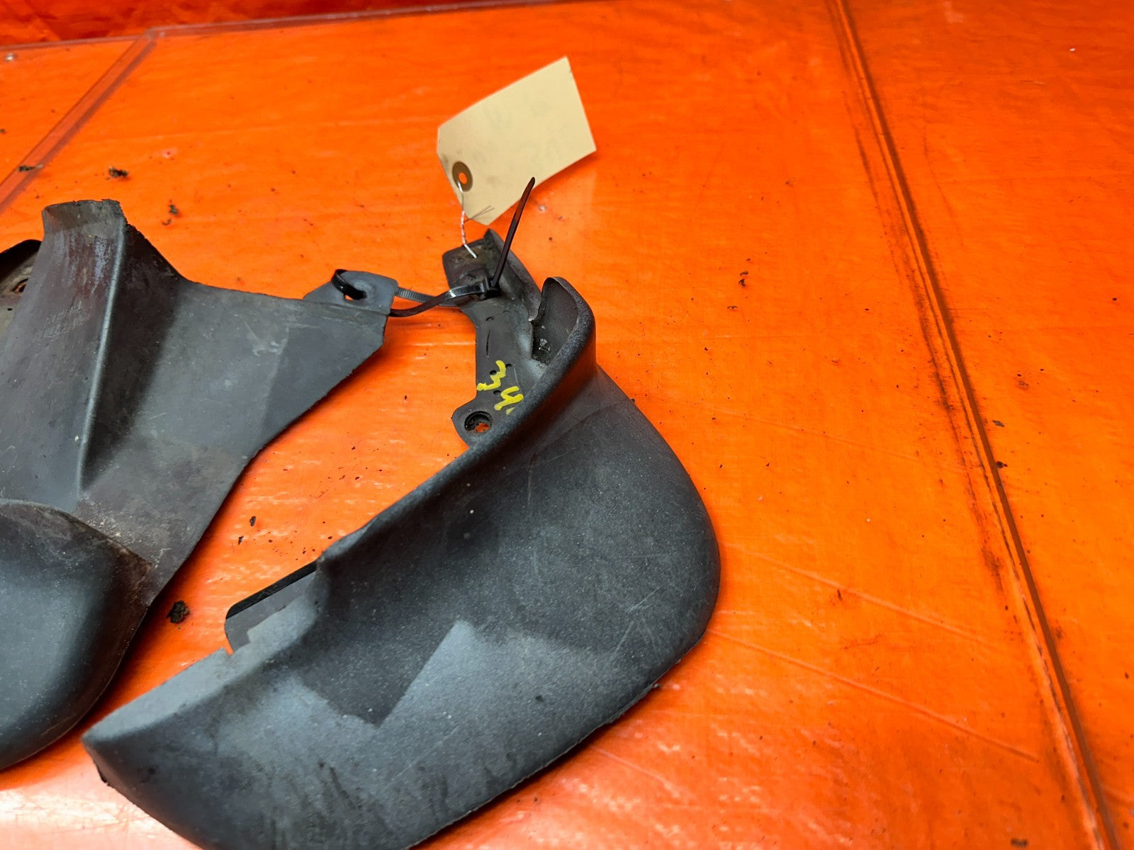 94-01 ACURA INTEGRA 4D SEDAN REAR MUD FLAPS GUARDS PAIR LEFT RIGHT OEM #3406