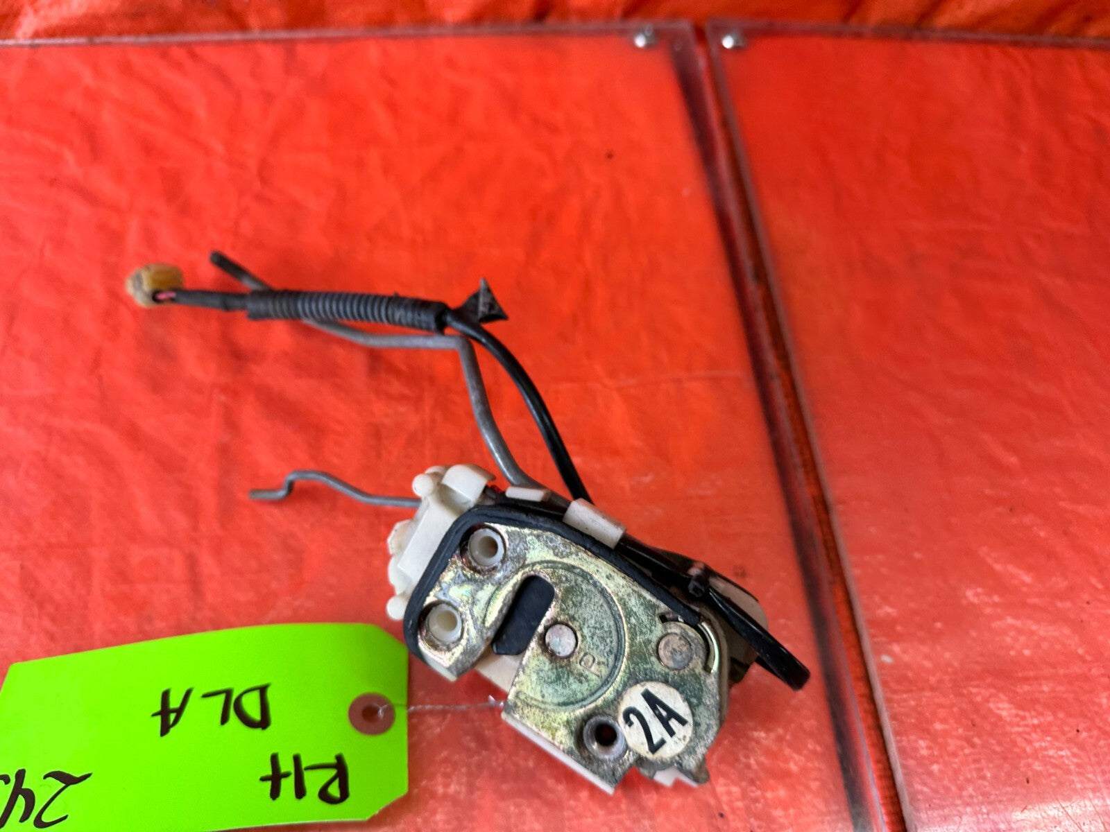 1989 89 HONDA CRX DX SI PASSENGER RIGHT   NON POWER   DOOR LOCK ACTUATOR OEM 2433