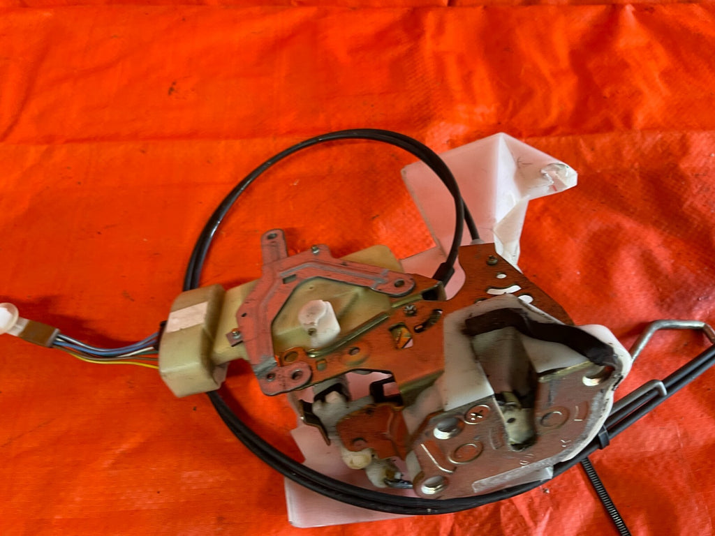 00 05 TOYOTA CELICA   PASSENGER RIGHT DOOR LOCK ACTUATOR   100% COMPLETE   OEM4