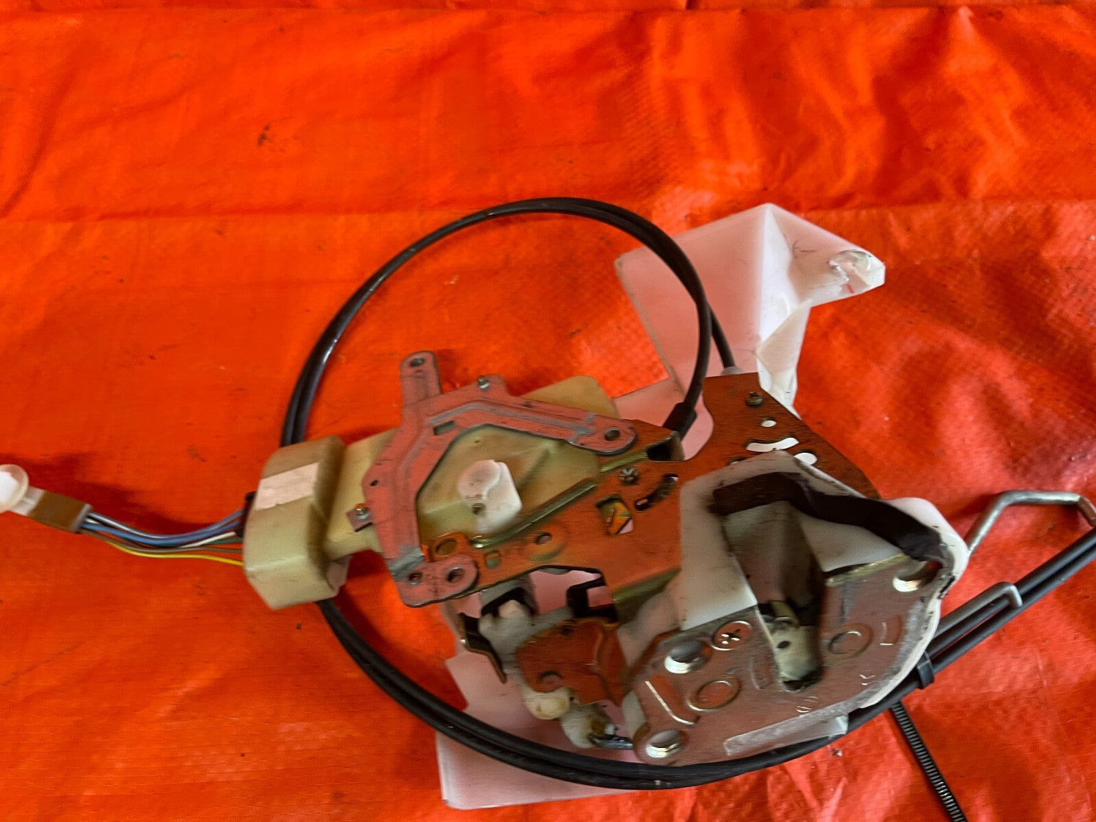 00 05 TOYOTA CELICA   PASSENGER RIGHT DOOR LOCK ACTUATOR   100% COMPLETE   OEM4