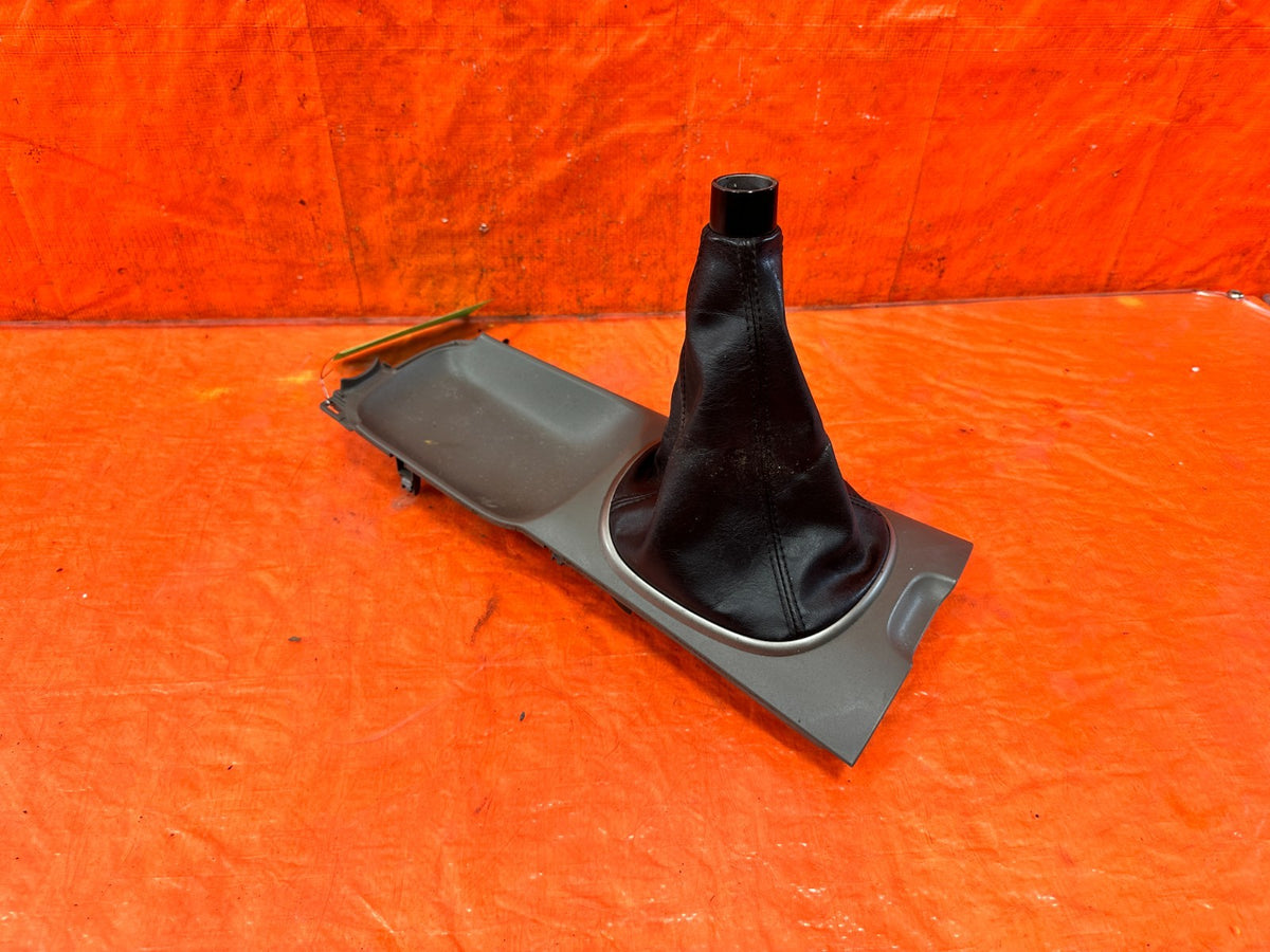 02-06 ACURA RSX - MANUAL STICK SHIFT - CENTER SHIFTER CONSOLE W/ BOOT OEM #3151