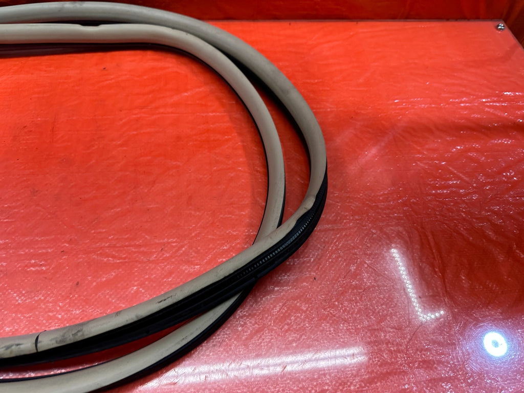 04 08 ACURA TSX   RIGHT FRONT DOOR TO CHASSIS WEATHER STRIP OPEN TRIM OEM #2055