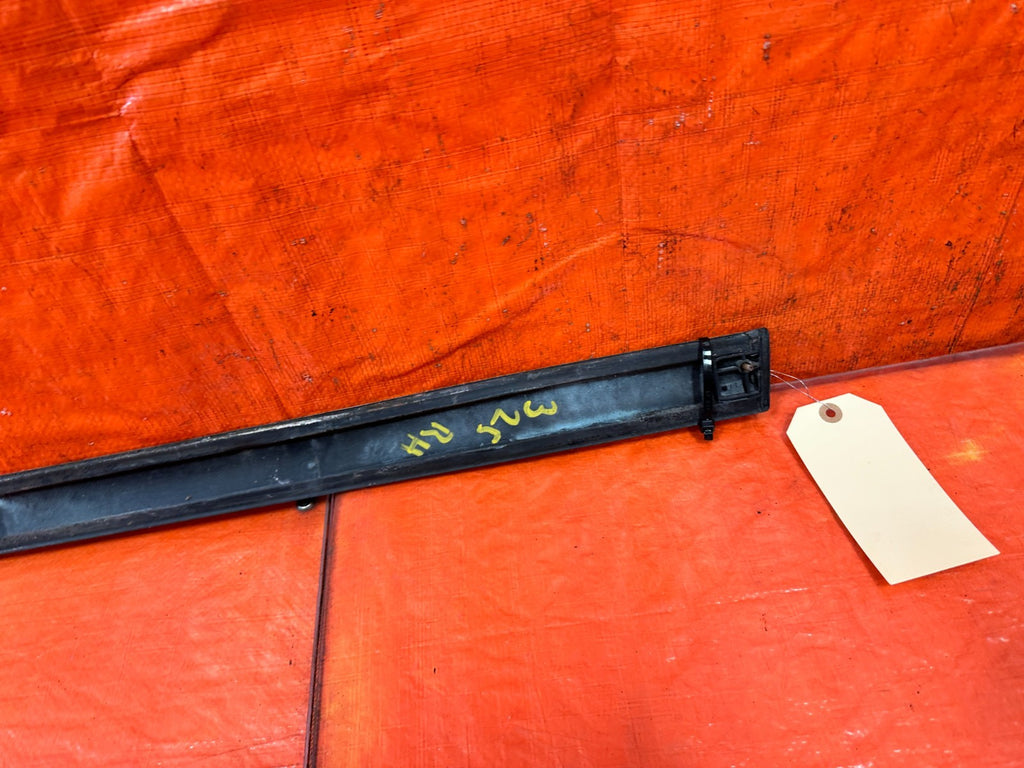 90 91 HONDA CIVIC HATCHBACK PASSENGER RIGHT DOOR MOLDING IMPACT STRIP   OEM #32511