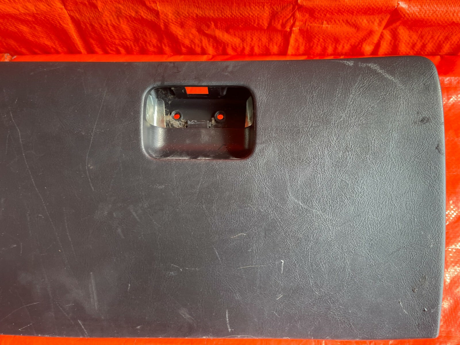 94 01 ACURA INTEGRA 2 & 4 DOOR   GLOVE BOX   BLACK   NO LOCK SET UP PRESENT OEM5