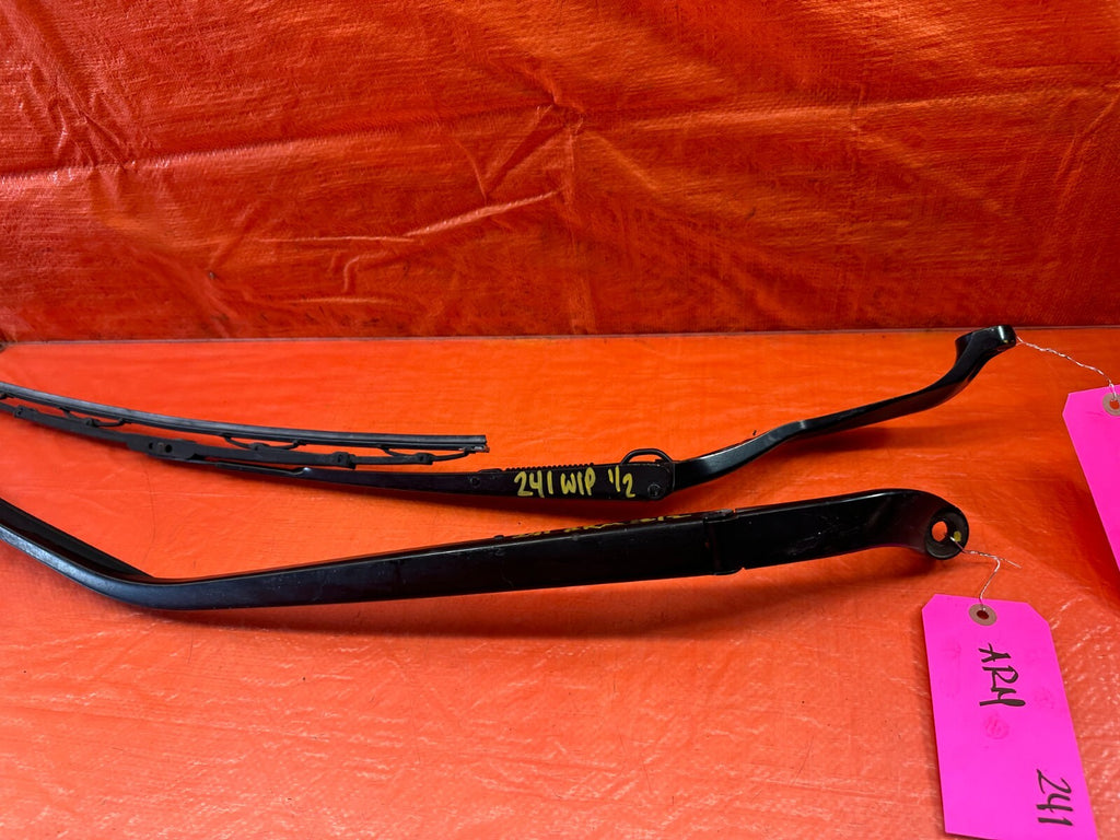 13 17 HONDA ACCORD SEDAN   LEFT & RIGHT WINDSHIELD WIPER ARMS   OEM #2413