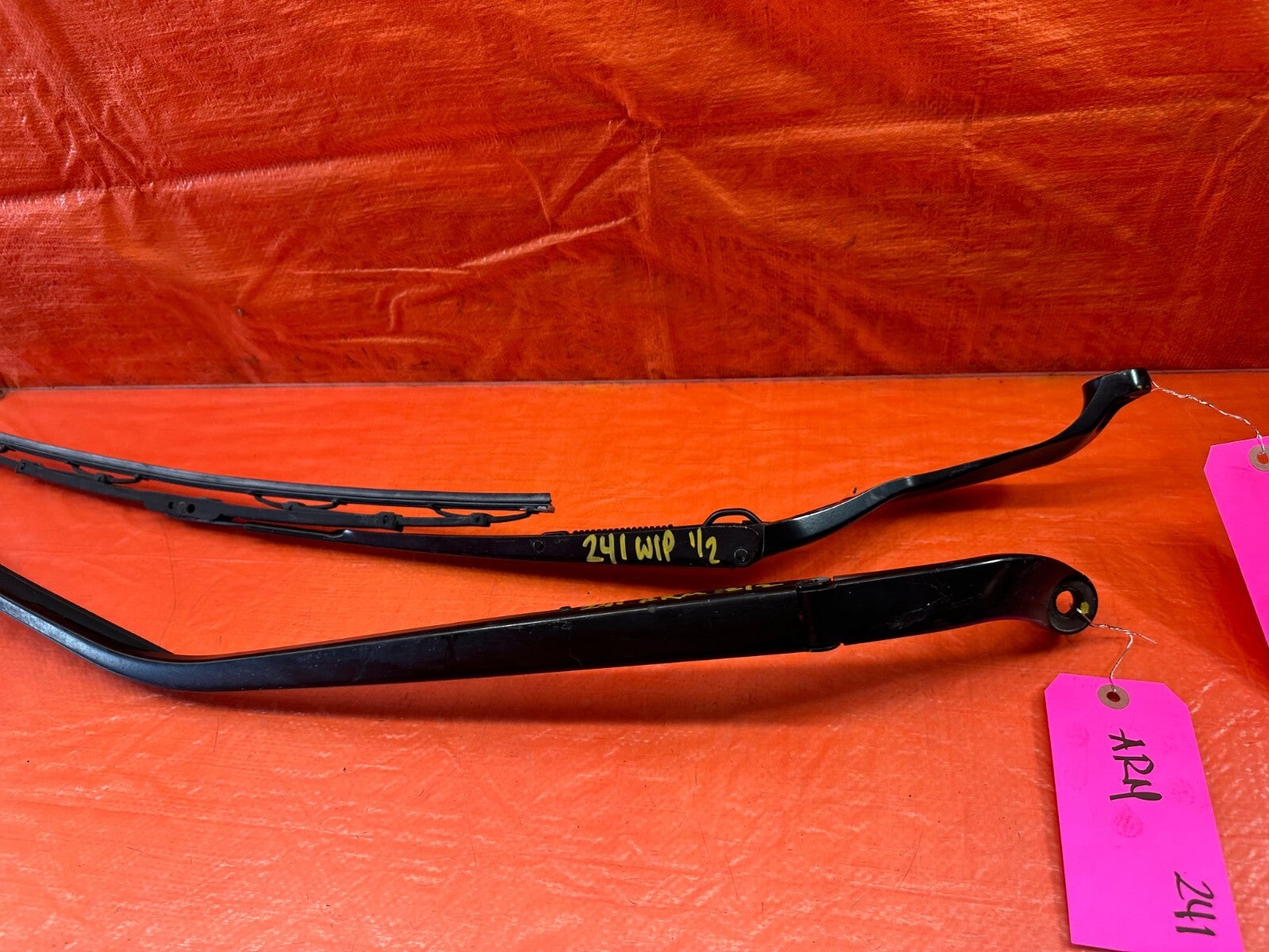 13 17 HONDA ACCORD SEDAN   LEFT & RIGHT WINDSHIELD WIPER ARMS   OEM #2413