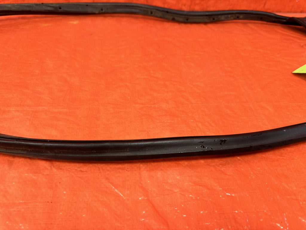 00 09 HONDA S2000 PASSENGER RIGHT DOOR WEATHER STRIP TRIM SEAL GASKET   OEM 29016