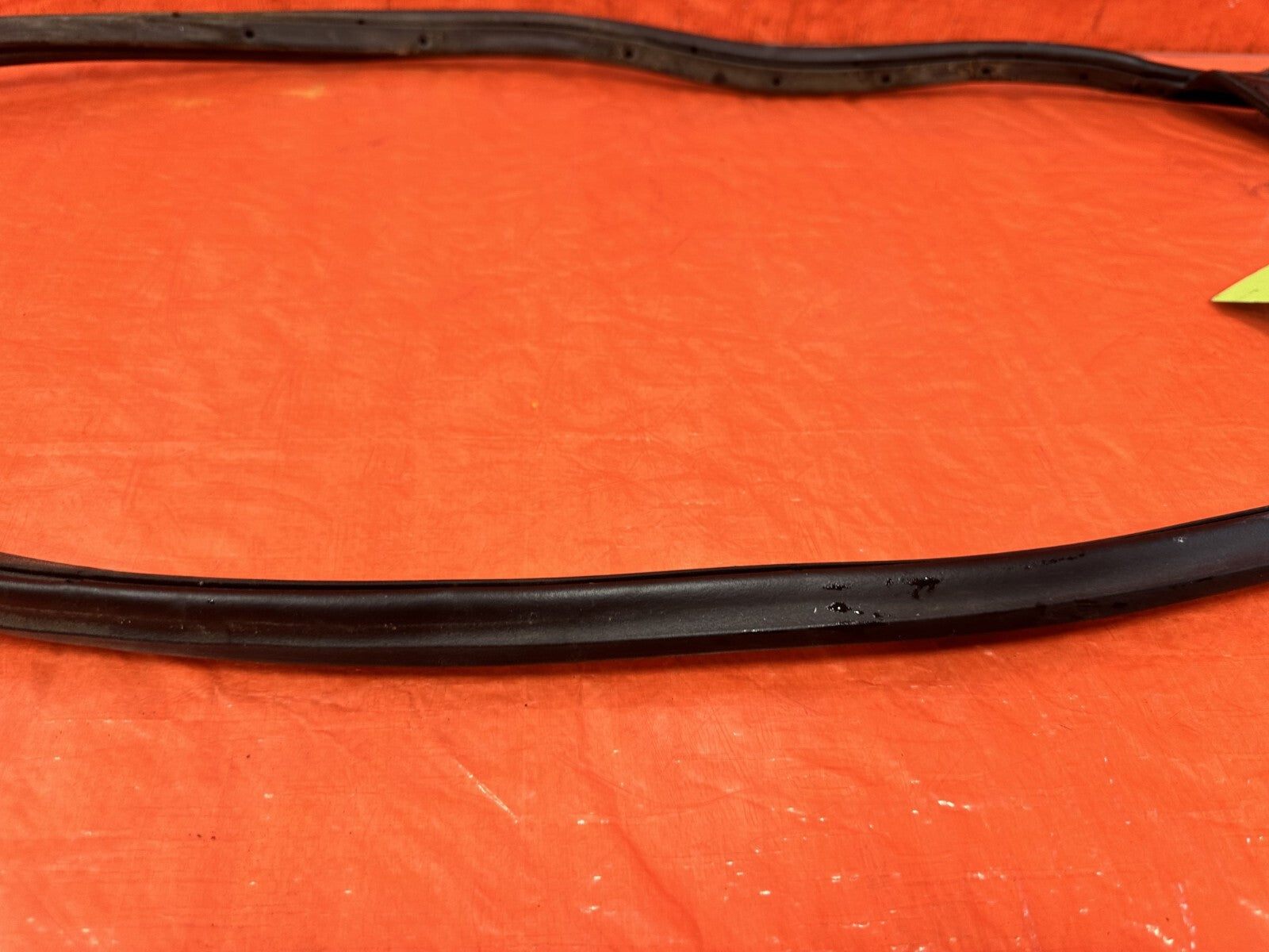 00 09 HONDA S2000 PASSENGER RIGHT DOOR WEATHER STRIP TRIM SEAL GASKET   OEM 29016