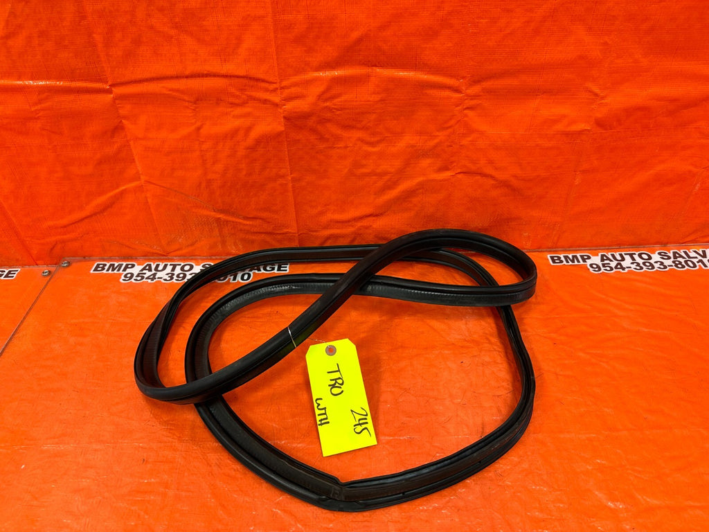 08 15 INFINITI G37 & Q60 COUPE TRUNK WEATHER STRIP TRIM GASKET LINER LINING #2458