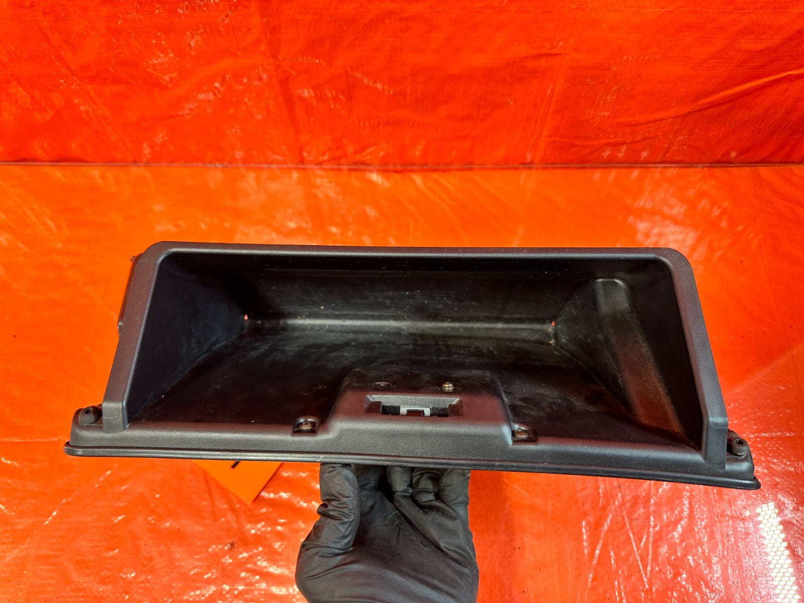 94 01 ACURA INTEGRA 2 & 4 DOOR   GLOVE BOX   BLACK   COLOR   OEM #2686