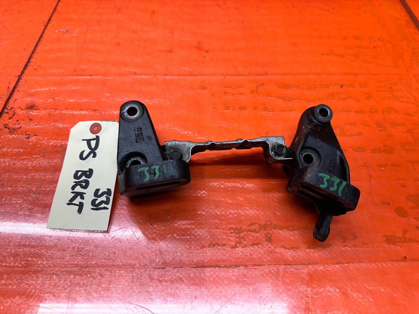 98 01 ACURA INTEGRA B18B1 POWER STEERING PUMP BRACKET HEAT SHIELD OEM #3310