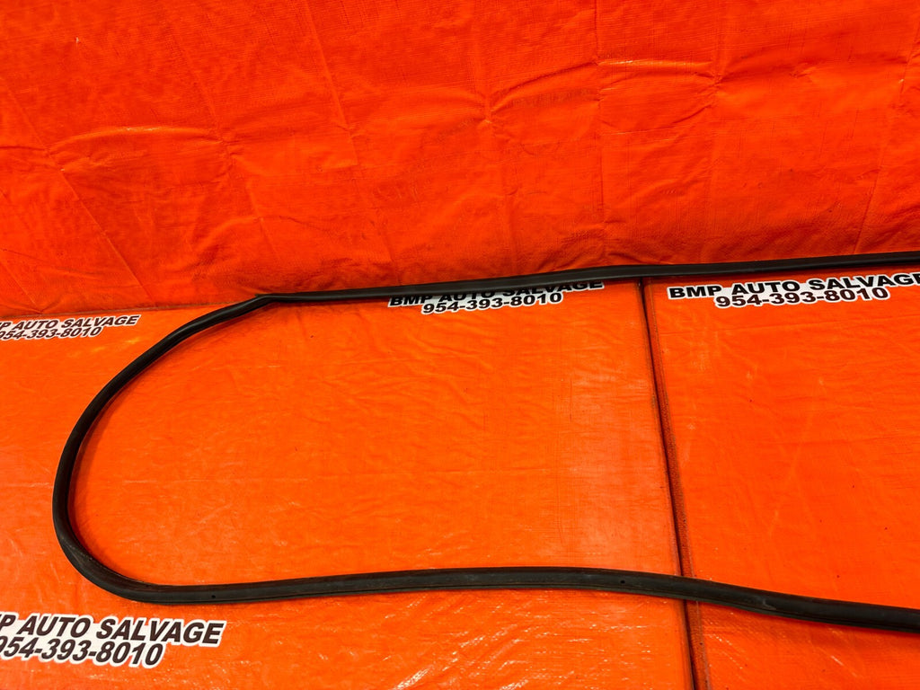 08 12 HONDA ACCORD SEDAN RIGHT FRONT DOOR WEATHER STRIP TRIM SEAL OEM #2514