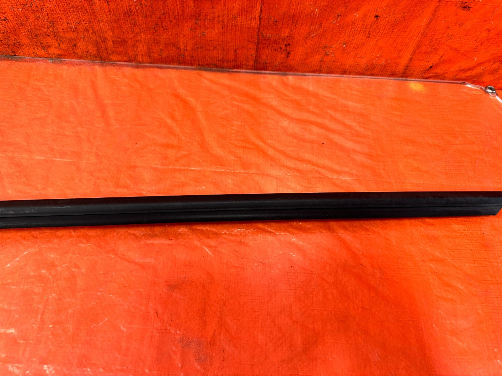 08 15 INFINITI G37 & Q60 COUPE   DRIVER LEFT EXTERIOR WINDOW GLASS TRIM   OEM 325