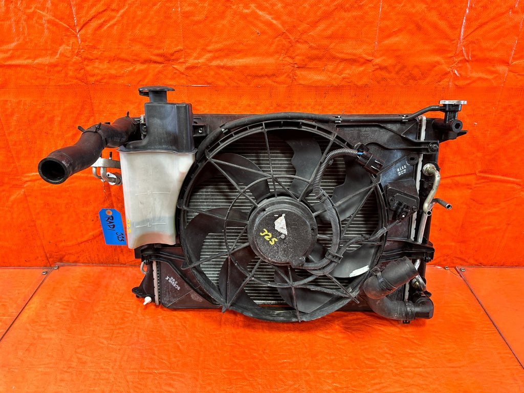 12 14 HYUNDAI GENESIS COUPE BK2 2.0L   RADIATOR W/ BOTH COOLING FANS & TANK 3250