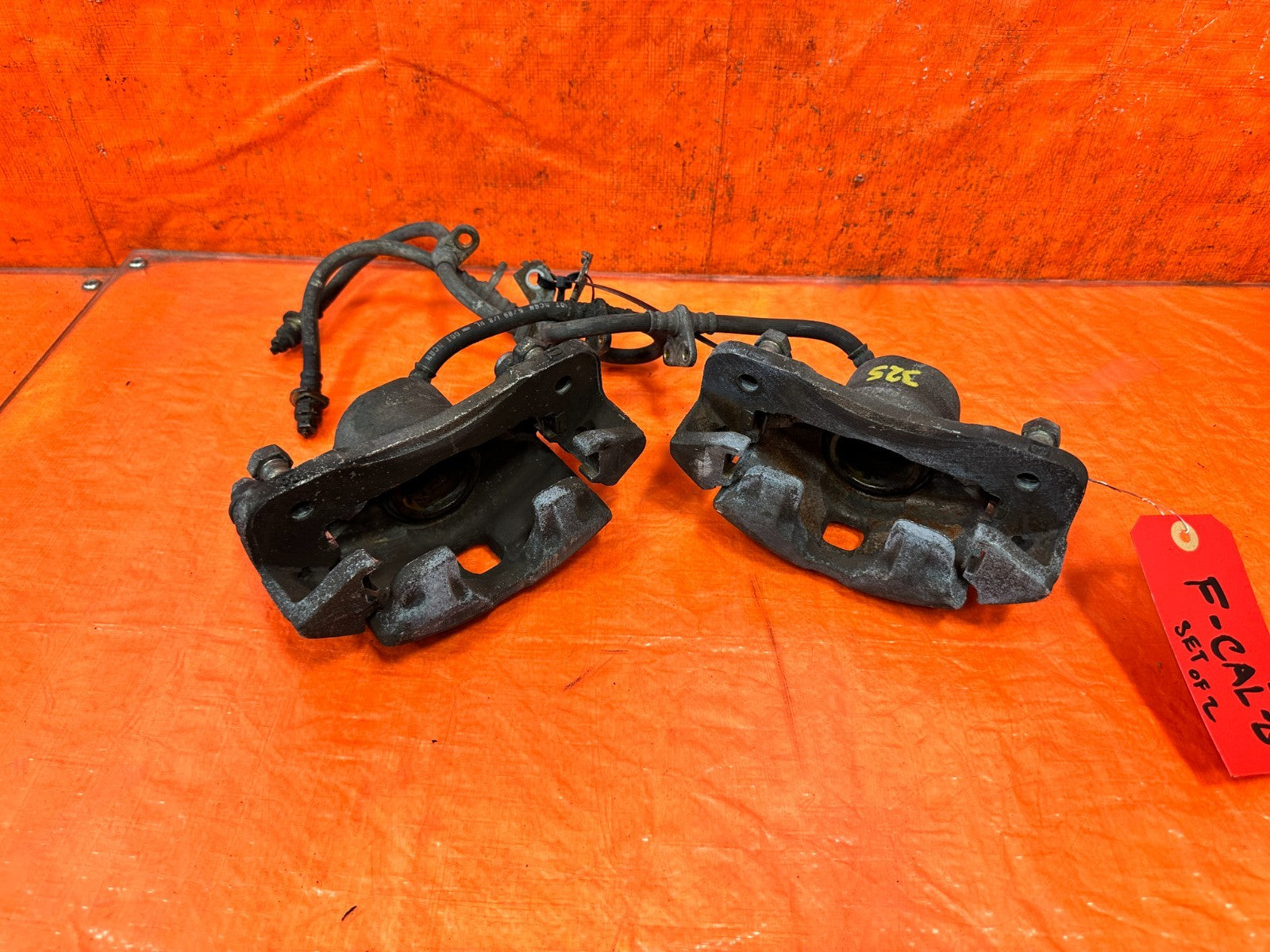 90 91 HONDA CIVIC HATCHBACK   LEFT AND RIGHT FRONT BRACKE CALIPERS   OEM #32512