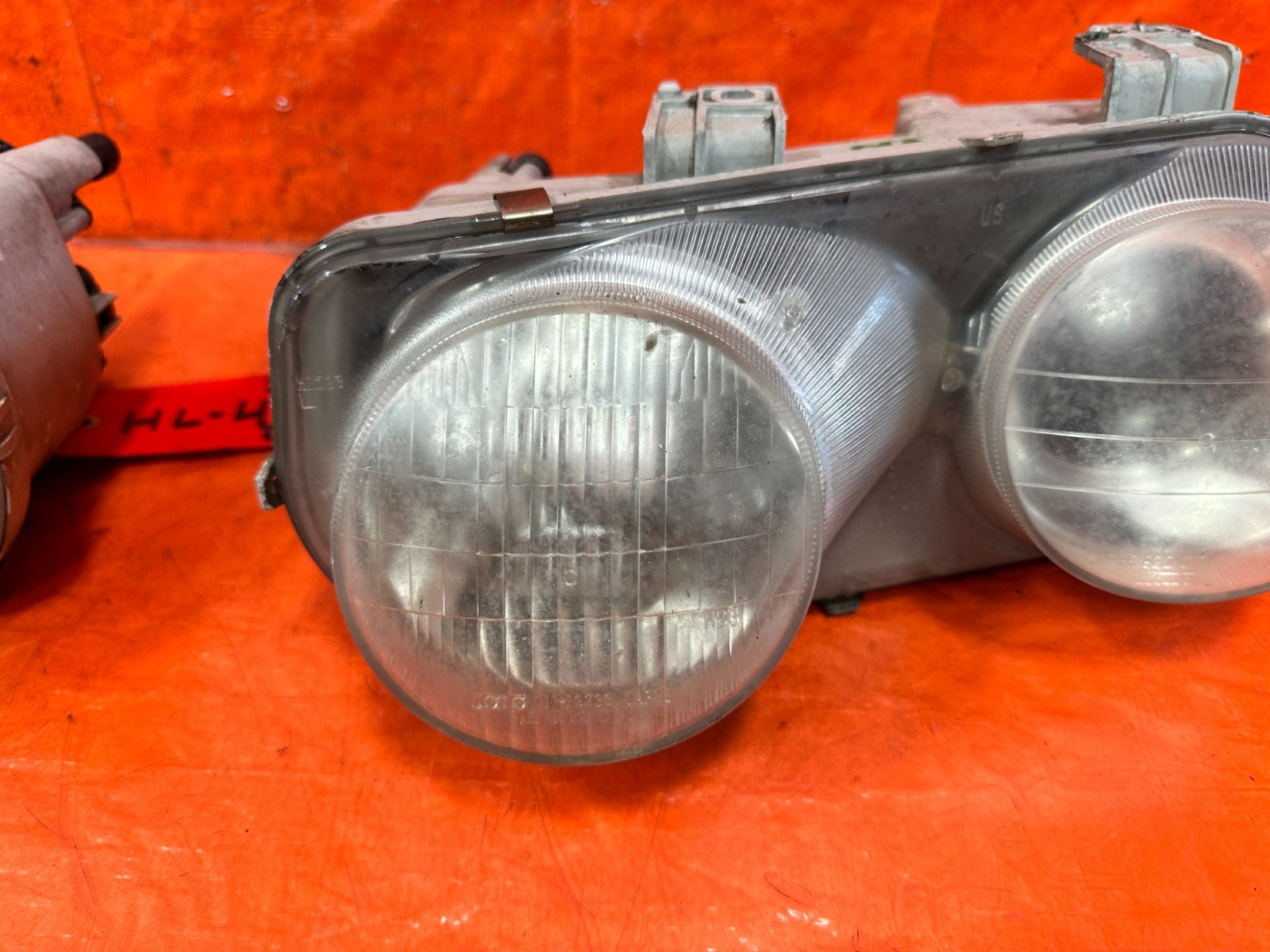 94 97 ACURA INTEGRA HEADLIGHTS HEADLAMPS   LEFT AND RIGHT HEADLIGHT SET OEM 3094